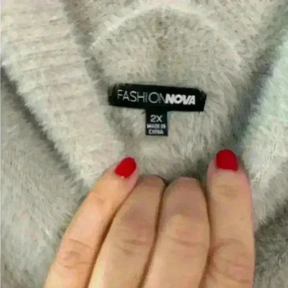5 for $25| Fashion Nova soft fuzzy light gray v neck long sleeve sweater 2x - Picture 4 of 11